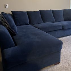 L Shaped Couch & Pullout Bed