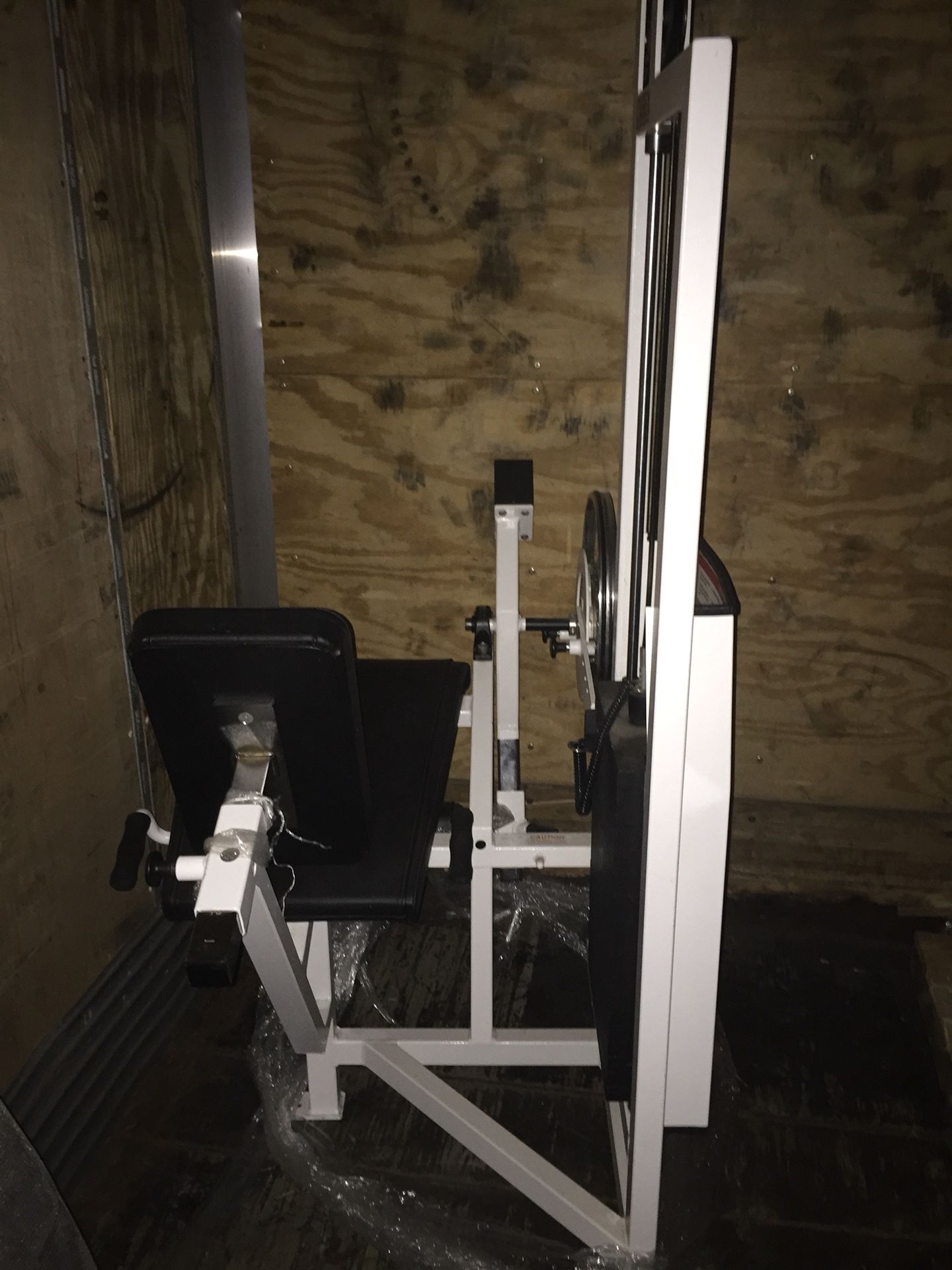 Cybex classic leg extension /quad machine 200lb stack of weight plates