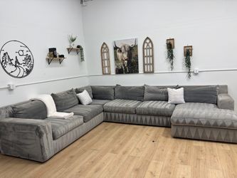 Large Soft Gray Sectional Couch Free Delivery