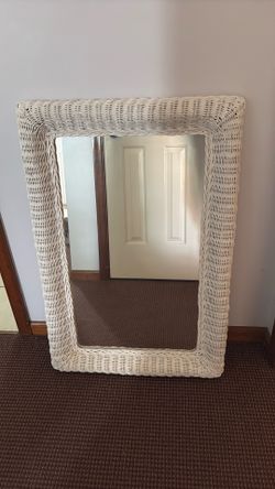 White wicker mirror