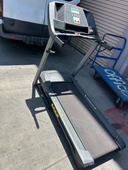 Treadmill Gold’s Gym 410