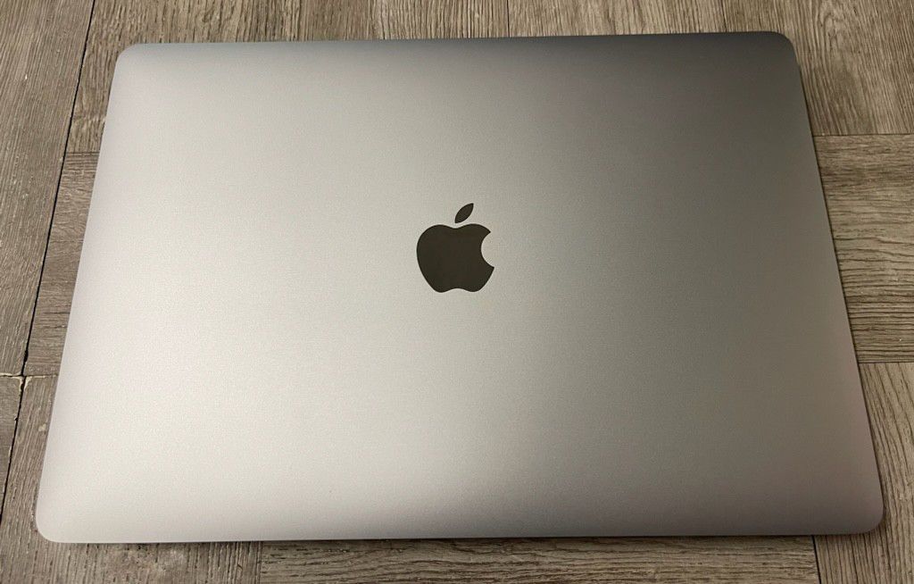 Apple MacBook Pro 13-inch A2(contact info removed) (intel Corei5,
1.4GHz, 8GB, 256GB) Gray