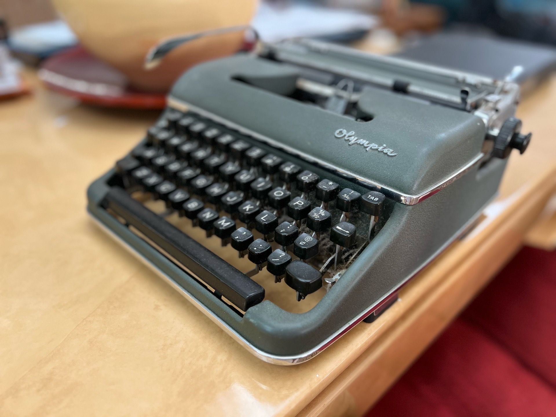 Olympia Werke AG Wilhelmshaven Vintage Manual Typewriter Germany