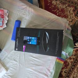 Logitech (contact info removed)94 Harmony Smart Control Pre-owned  like new 