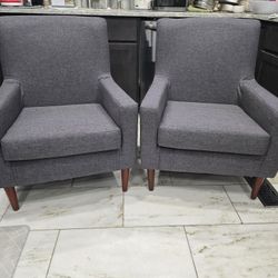 Lounge Armchair w/ wooden legs (set of 2)