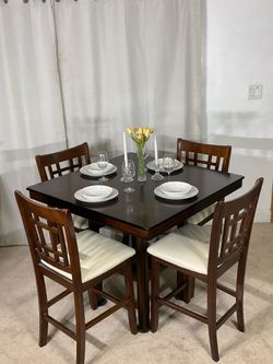 High Pub Dining Table with Display Base & 4 Chairs