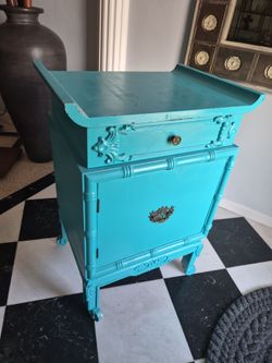 Vintage night stand only one-- OBO