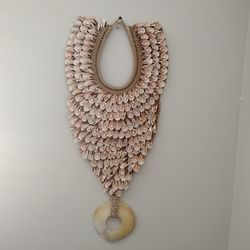 Exotic Shell Neckwear Decor
