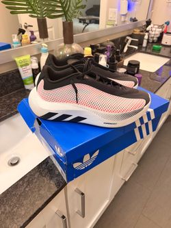 Adidas Hyperboost Euphoria running Sneakers size 10.5