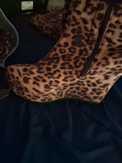 Long printed cheetah Heels