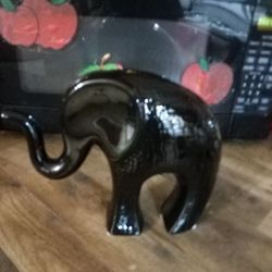 Blk Porcelain Elephant Figurine 