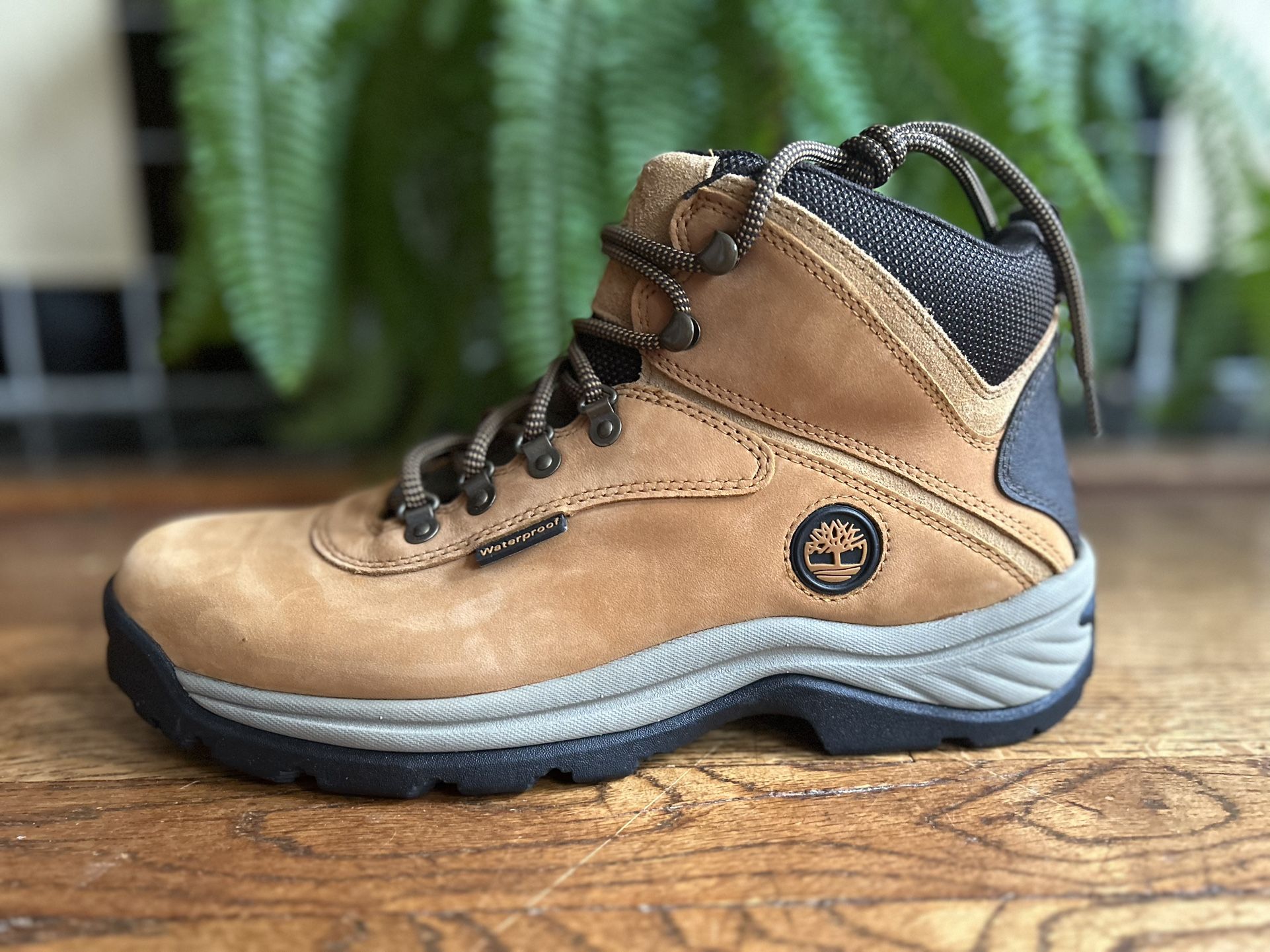 Mens Timberland Hiking Boots, Size 10