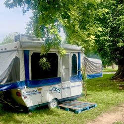 StarCraft Pop Up Trailer With Shower,Toilet & Air Conditioning  
