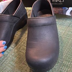 New Dansko size 36
