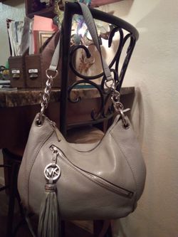 Michael Kors Medium Logo Convertible Crossbody Bag for Sale in Phoenix, AZ  - OfferUp
