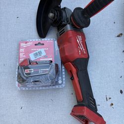 M18 FUEL Brushless Cordless 4-1/2 in./6 in. Braking Grinder with Paddle Switch + 4 amp battery new