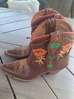 Size 6.5 buenas condisiones  marca Dingo