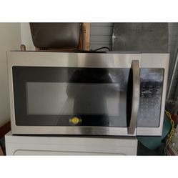 Insignia Microwave NS-OTR16SS9
