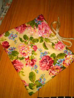 Make-up brushes pouch