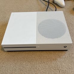 Xbox One S (white) For Sale 