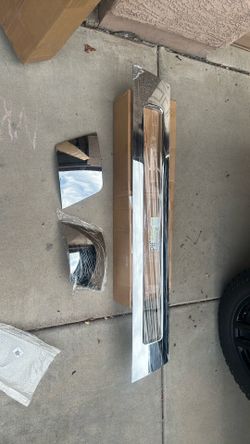 Volvo vnl gen2 bumper Crome trim