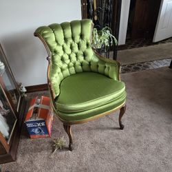 A Pair Of Antique Living Room Chairs 