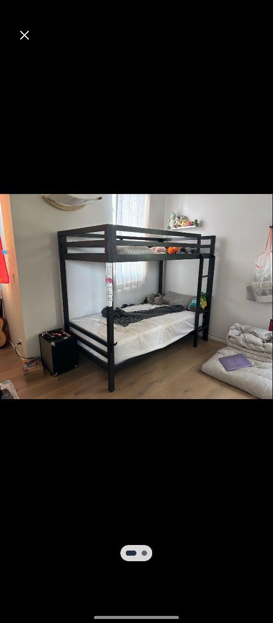 Twin Bunk Bed