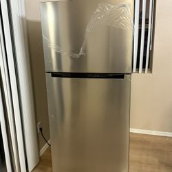 New 18.1 cu. ft. Top Freezer Refrigerator in Fingerprint Resistant Stainless Steel Look, Garage Ready