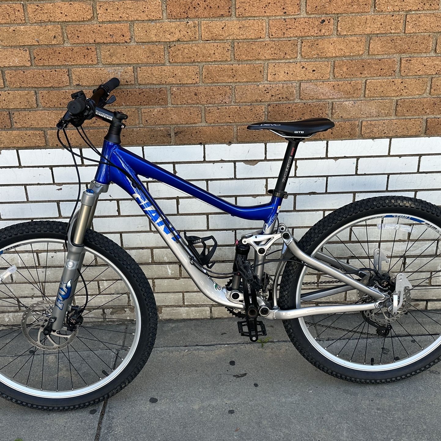 2009 Giant Trance X3 26”, Blue/Silver Mountain Bike for Sale in
