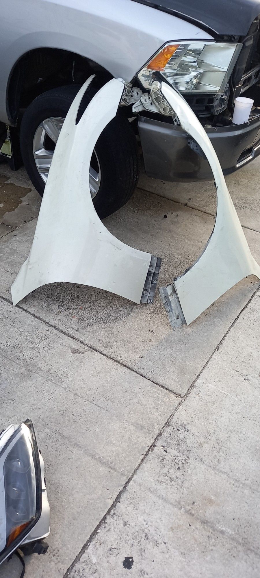 Infiniti G37 Coupe Fenders Left & Right