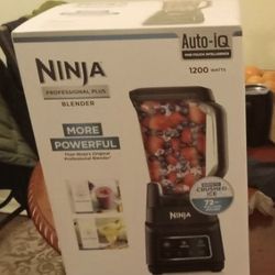 Ninja Professional Blender With Auto IQ 1200 Watts NEW 