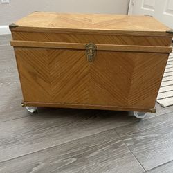 Wood Chest With Latch On Wheels