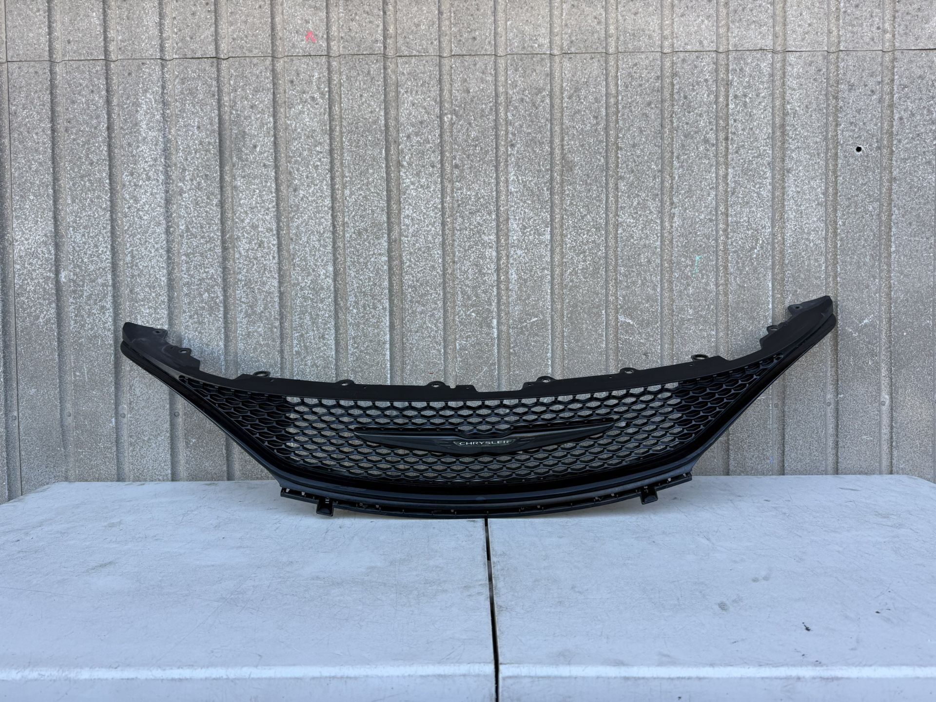 2017 2018 2019 2020 Chrysler Pacifica Front Bumper Grille Grill Parrilla Original Used OEM