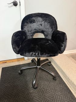 Brand New Black Faux Fur Height Adjustable Office/Vanity Chair