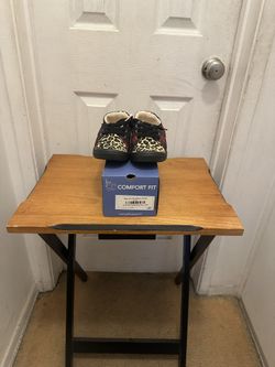 New Women Shoes Size 8 1/2