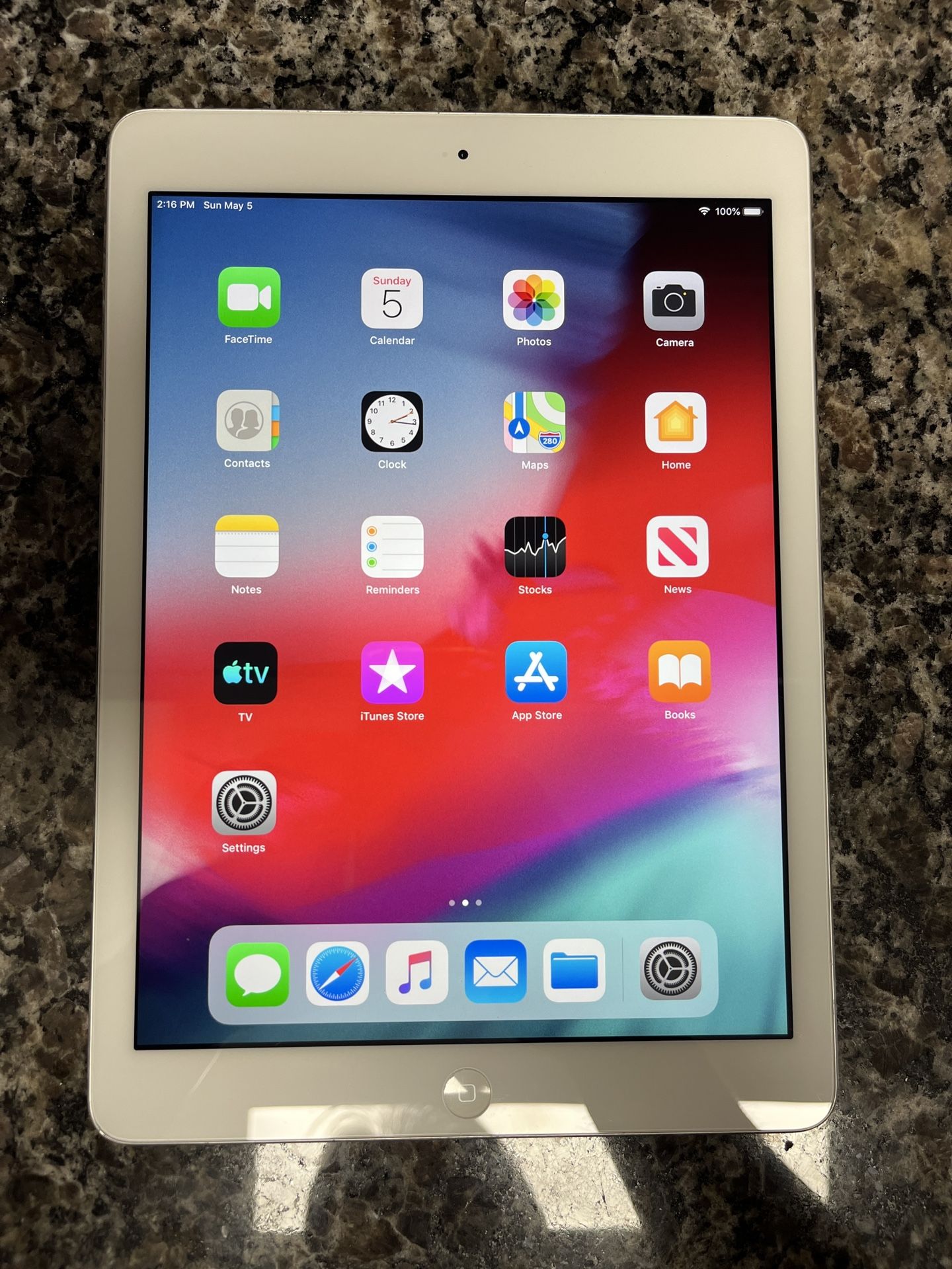 Apple iPad Air 64GB WiFi Tablet 9.7 inch