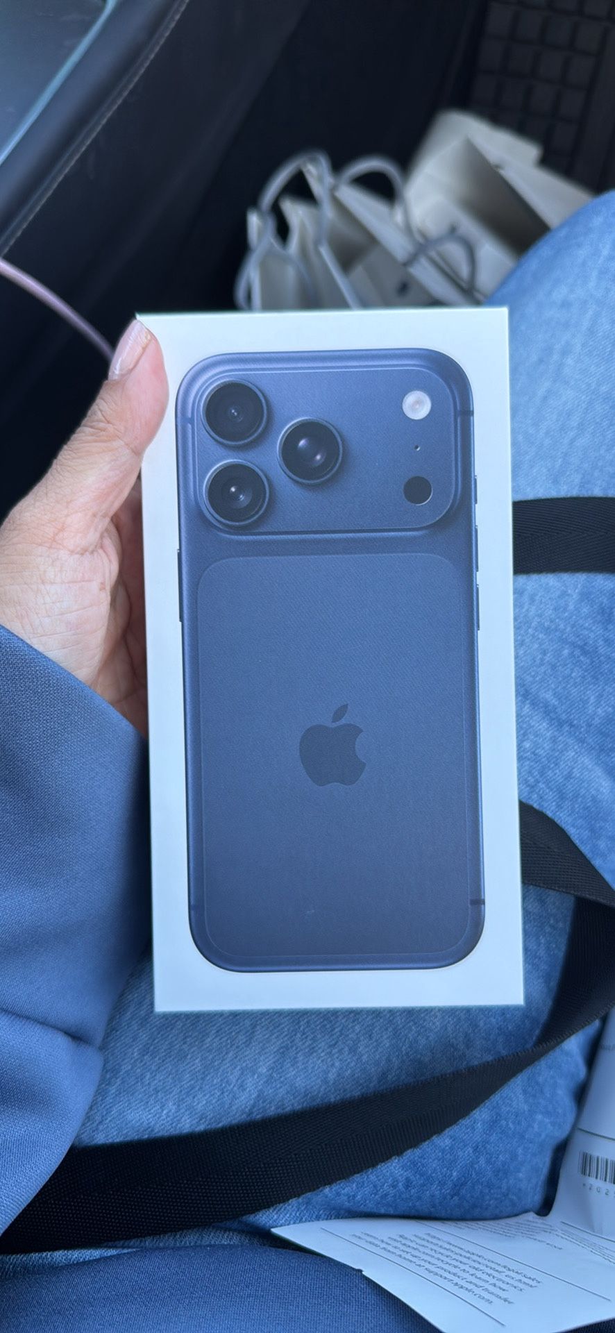 NEW iPhone 17 Pro 256g Blue
