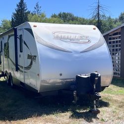 2012 Travel Trailer With Slide Out 