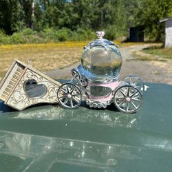 Snow, globe, and decorative piano for your daughter that is your cupcake