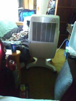 PORTABLE EVAPORATIVE COOLER