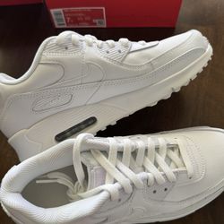 Nike Air Max 90 Leather (GS) - Size 7Y - Excellent Condition Price: $100 OBO