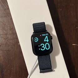 Apple Watch Series 10 Comes With Original Packaging And Charger