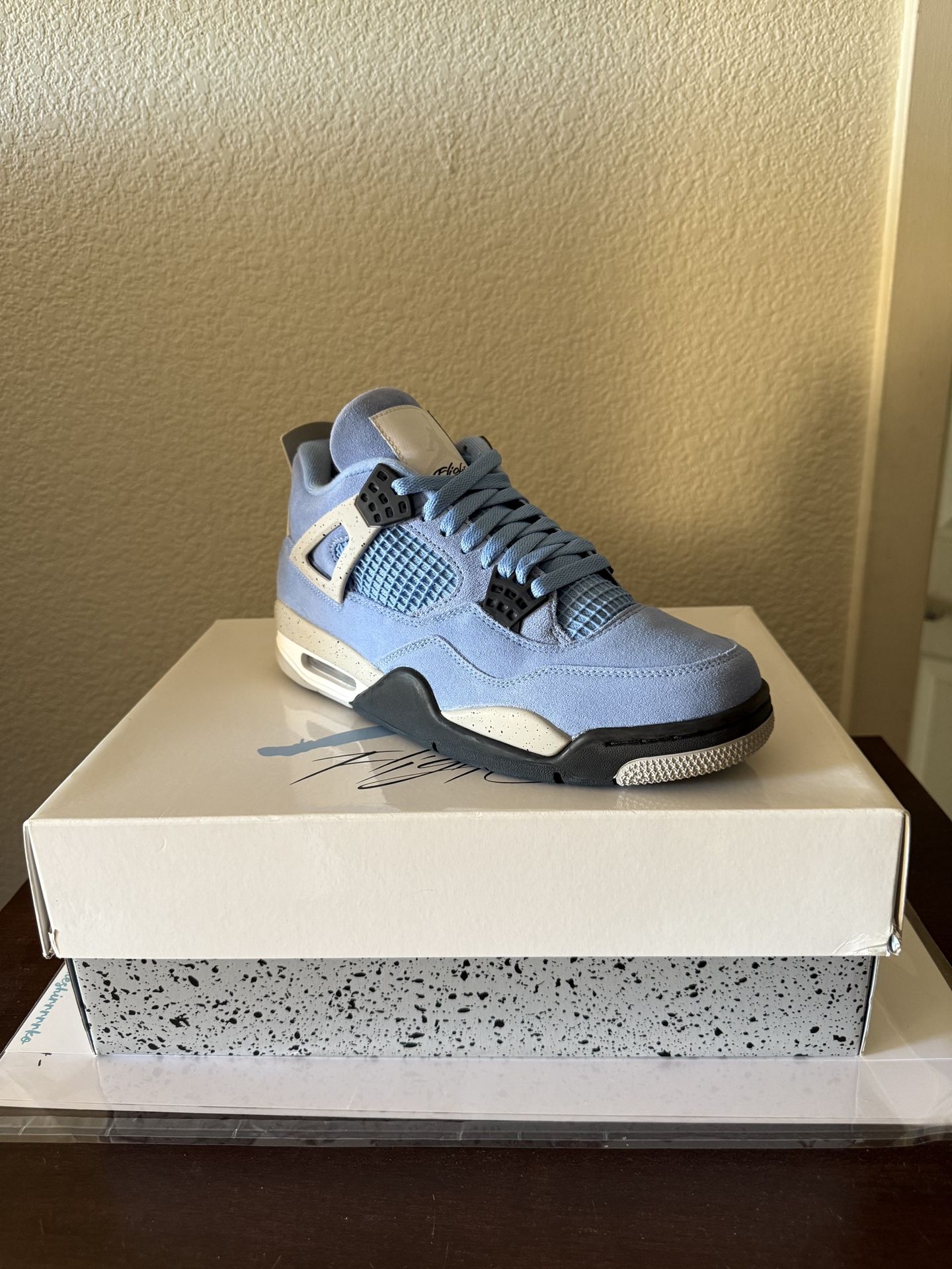 Jordan 4 ‘University Blue’