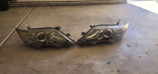 Headlights toyota camry se 2010