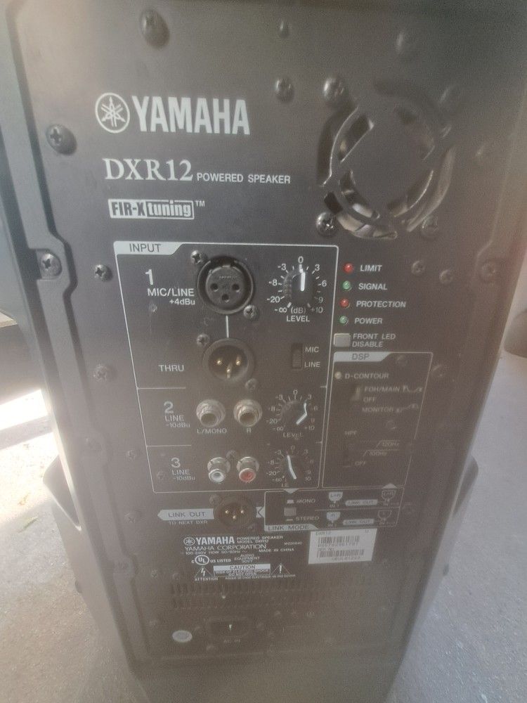 Yamaha Dxr12 Amplified Speaker