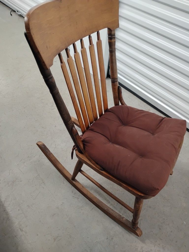 Antique Rocking Chair 