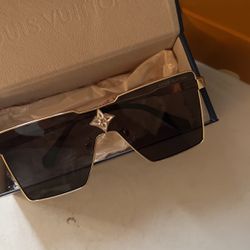 Gold Frame Sunglasses 