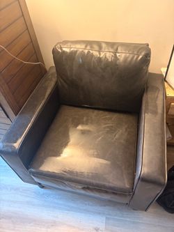 Like new couch/chair 175$ obo