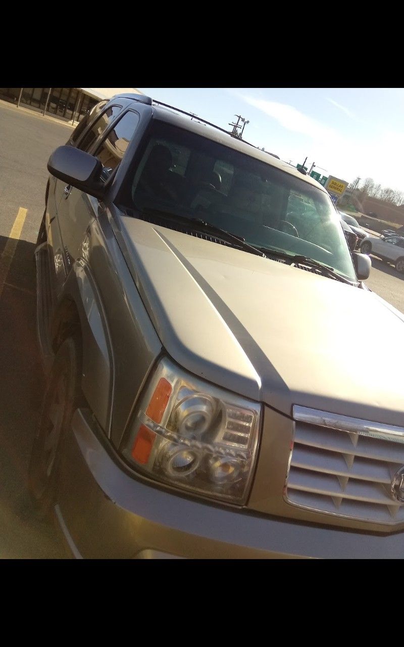 2003 Cadillac Escalade