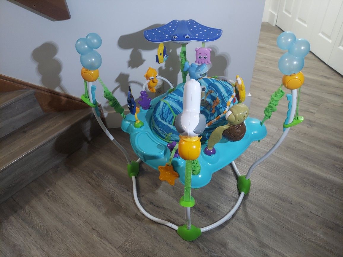 BABY BOUNCER,  Disney Baby Finding Nemo Sea of Activities Jumper  . HOME FREE OF DOGS AND SMOKE.  JUEGO SALTARIN DIDÁCTICO PARA BEBE